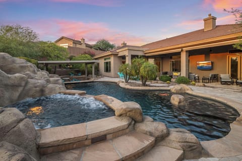 Spacious Spa, heats quickly. 
