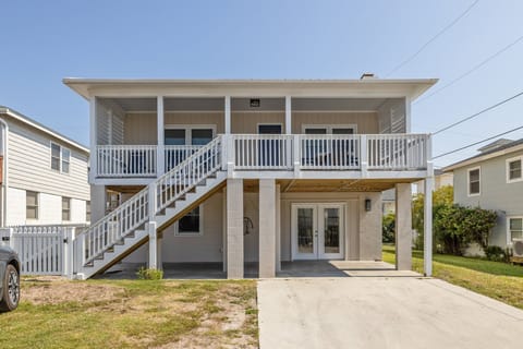 Buddy's Sandcastle - newly remodeled