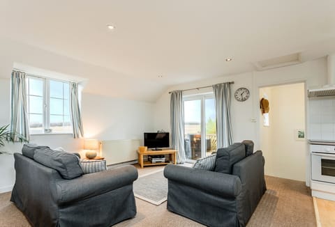 Arnold Cottage in Treyarnon Bay. Sea views out of sitting room window