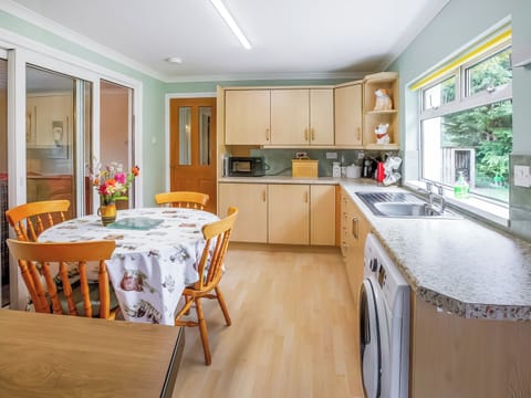 Kitchen/diner | Drumlea Cottage, Bonar Bridge, near Lairg