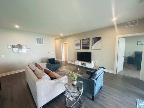 Spacious living room