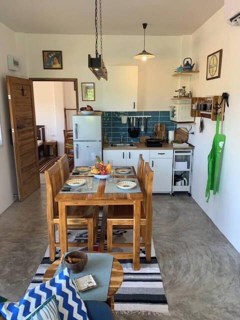 e04d013b-ce80-4926-9843-2407c7948219