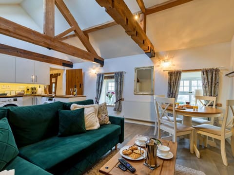 Furniture, Ceiling, Chair, Living Room, Hardwood, Log Cabin, Couch, Kitchen & Dining Room Table, Hotel