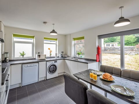 Flooring, Interior Design, Major Appliance, Ceiling, Floor, Room, Kitchen, Home Appliance, Washing Machine, Countertop