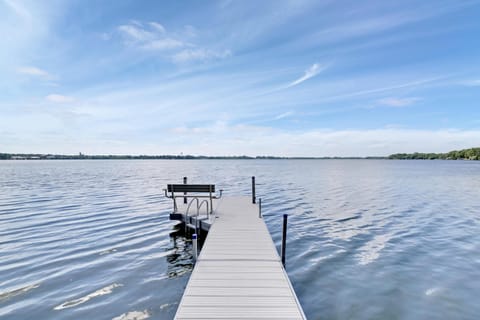 Welcome! Relax & unwind....or go jump in the lake!!