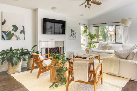 Solana Beach Vacation Rental | 2BR | 2.5BA | 1,608 Sq Ft | Stairs Required