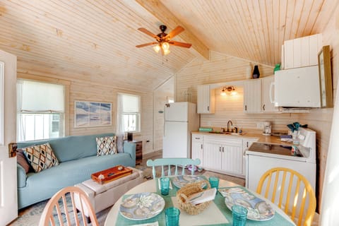 Living Room | Free WiFi | Smart TV | Central A/C