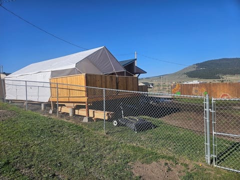 Wall tent with balcony