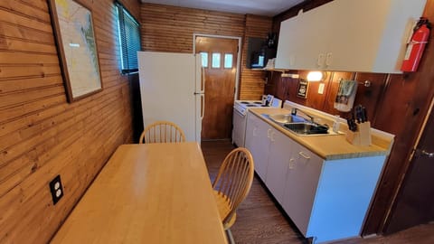 ec2ba499-69cc-47ee-bfb7-1e11dde33bd9