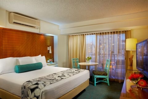 Unit with 1 King bed