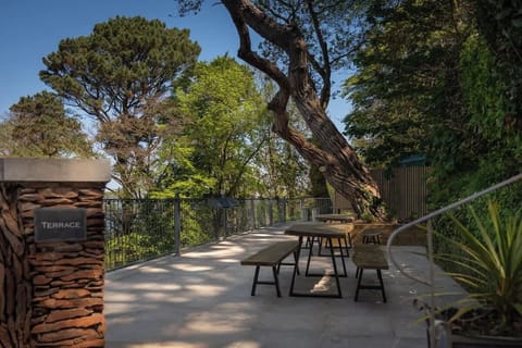 Enjoy great food and even better company on our stylish communal BBQ terrace, perfect for relaxed social gatherings under the open sky. (BBQ available for purchase through our Guest App)
