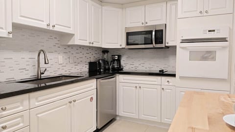 Kitchen fully equiped