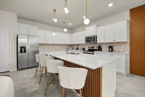 16203 Coastal Cove Lane (7).jpg