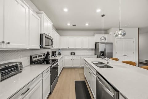 16199 Coastal Cove Lane (7).jpg