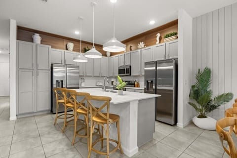 5863HighSeasDrive(8)