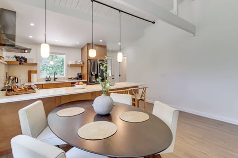 Dining Area | Dishware & Flatware