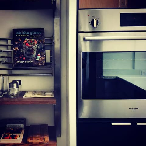 Wall oven