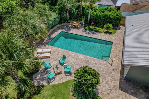 Beautiful pool and backyard space to enjoy and hang out!