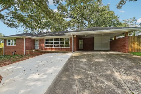 Quiet neighborhood and private entry

