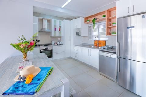 Marina View Apartment 20 @ Port Owen Marina (4576)