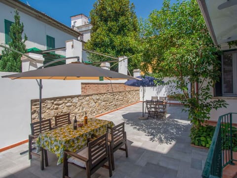 Interior Design, Ceiling, Apartment, Flooring, Furniture, Floor, Room, Lighting, Home, Couch