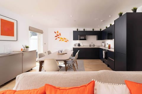 Eat together while enjoying stunning views from the floor to ceiling windows.