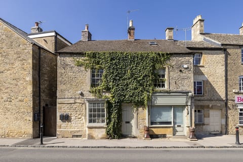 Flat 2 Martins House - Staycotswold