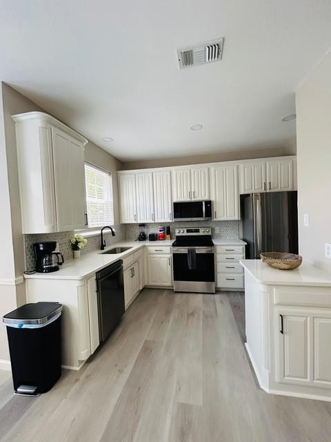 Easy cooking in a bright, welcoming space