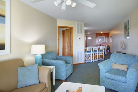 Experience comfort and style in the tastefully furnished living area, ideal for couples or small families.