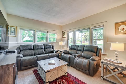 Oak Grove Vacation Rental | 2BR | 1BA | 1,500 Sq Ft | 7 Steps Required