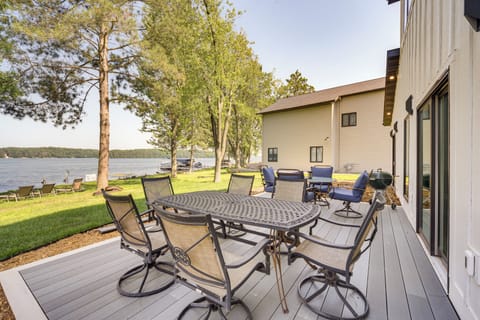 Amery Vacation Rental | 5BR | 3BA | 1,226 Sq Ft | Step-Free Access