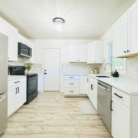 New Appliances • Smooth Meal Prep • Coffee Maker Included