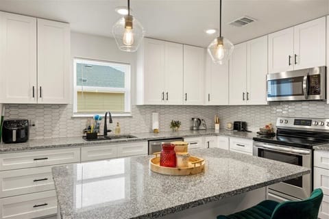 Serve Snacks on the Island