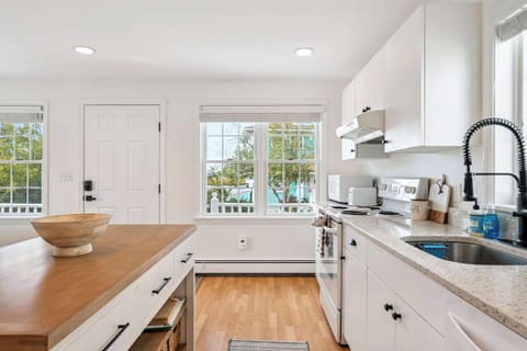 Fully stocked kitchen with all the essentials to make a great meal!