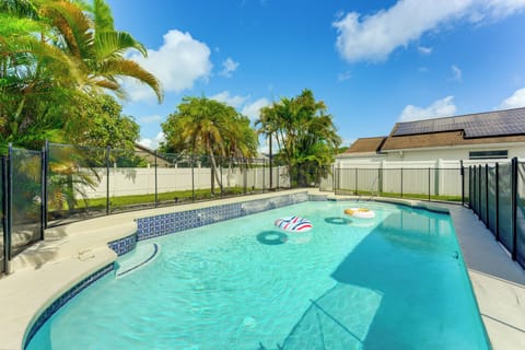 Kissimmee Vacation Rental | 3BR | 2.5BA | 1,706 Sq Ft | 1 Step to Enter