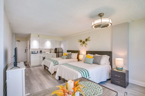 Daytona Beach Vacation Rental | Studio | 1BA | Step-Free Access | 400 Sq Ft