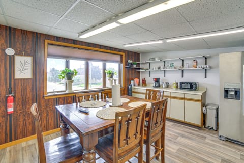 Dining Table | Kitchen