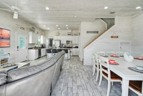 Chic open-concept design. (Awave from it All)