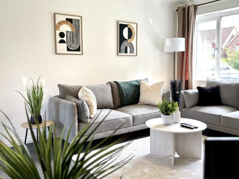 Living Room / Lounge