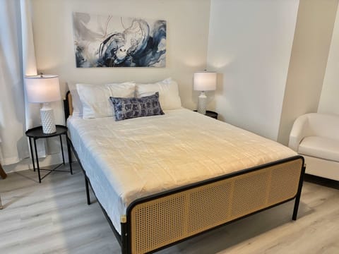 Queen bed