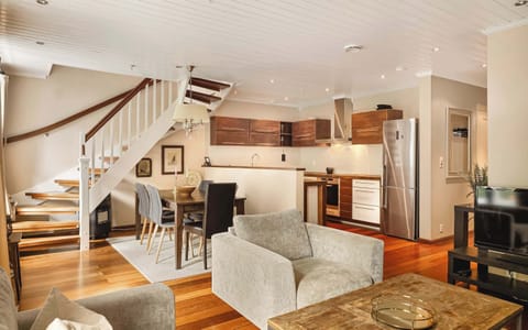 Open-plan lower level – Spacious living and dining area.