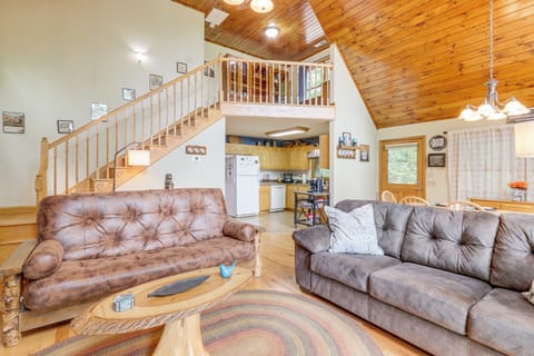 Murphy Vacation Rental | 2BR | 2BA | Stairs Required | 1,400 Sq Ft