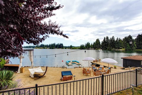 Spanaway Vacation Rental | 3BR | 3BA | 3,100 Sq Ft | 4 Steps to Enter