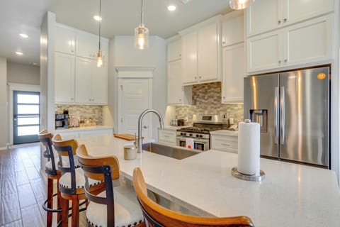 Kitchen | Dishwasher | Microwave