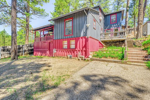 2-Story House | Self Check-In | 4 Mi to Ruidoso Downs Race Track & Casino