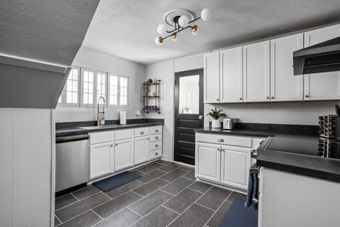 Cook anything you need to with our full kitchen, inclusive of a cooking set, slow cooker, baking ware, spices, etc.