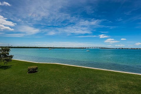 5-web-or-mls-Balcony View 2-2