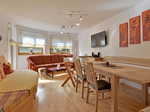 Ferienhaus Siglinde - Holiday home, shower and bath, WC, 5 bedrooms, sauna Apartment in Salzburgerland