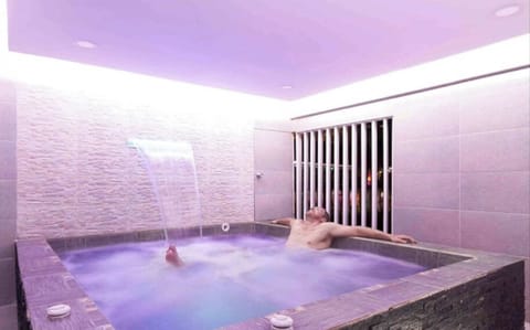 jacuzzi