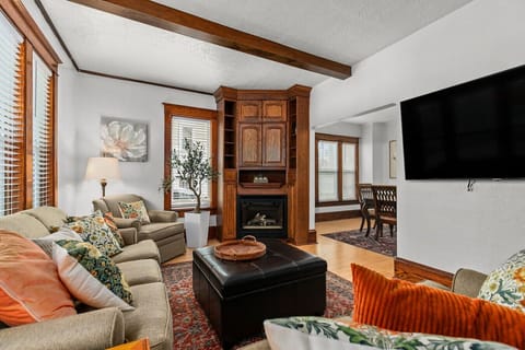 Stretch out and stay a while—this is the heart of the home.